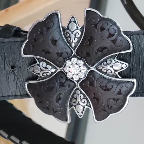 AWESOME Western Leather and Metal detail belt - Picture 6 of 16